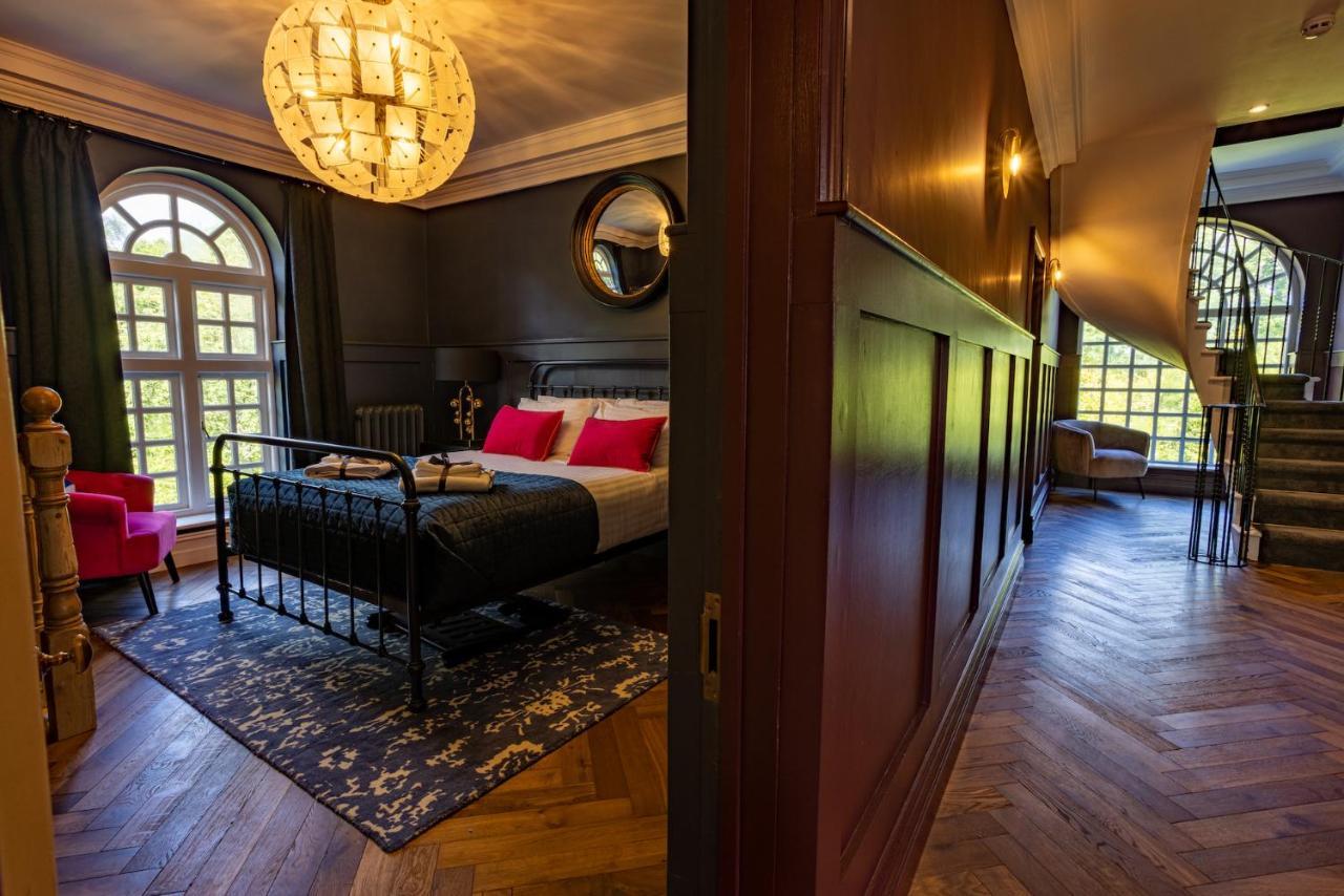 Eastwood Observatory: 12 Bedrooms, Swimming Pool And Tennis Court Хейлшем Экстерьер фото