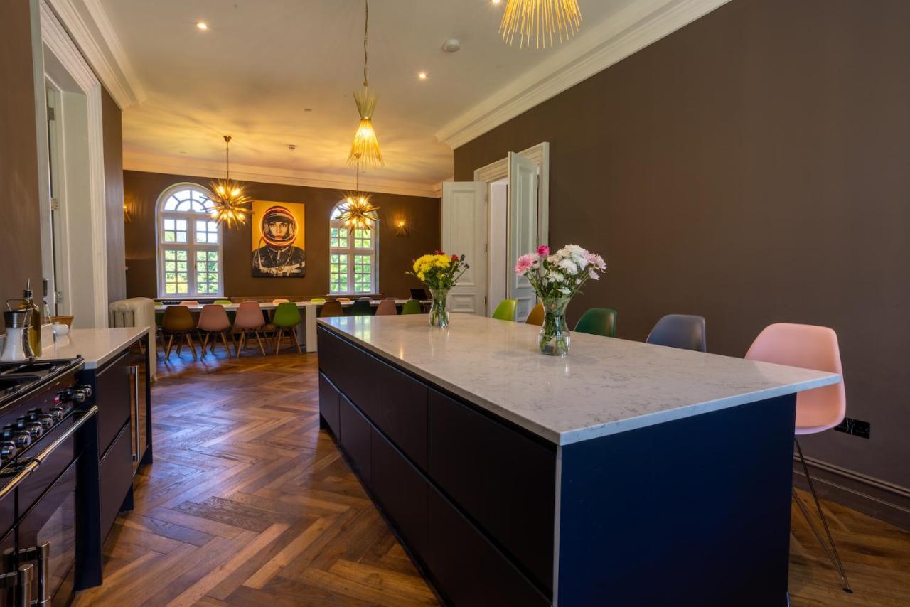 Eastwood Observatory: 12 Bedrooms, Swimming Pool And Tennis Court Хейлшем Экстерьер фото